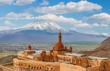 İshak Paşa Sarayı ve Çevresi Hakkında Her Şey