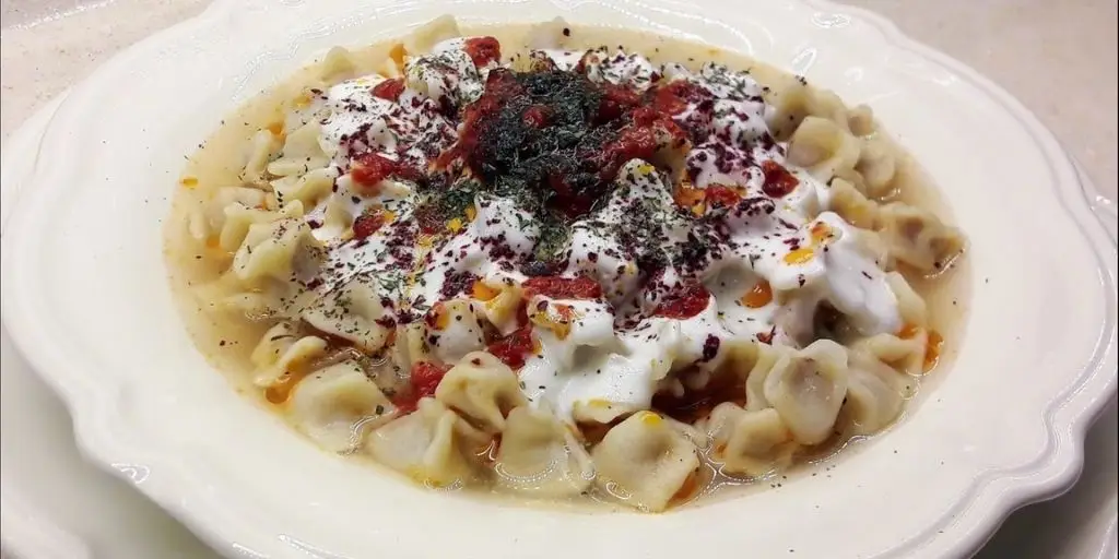 Kayseri’de Ne Yenir? Sizin İçin 10 Lezzetli Kayseri Yemekleri Listeledik