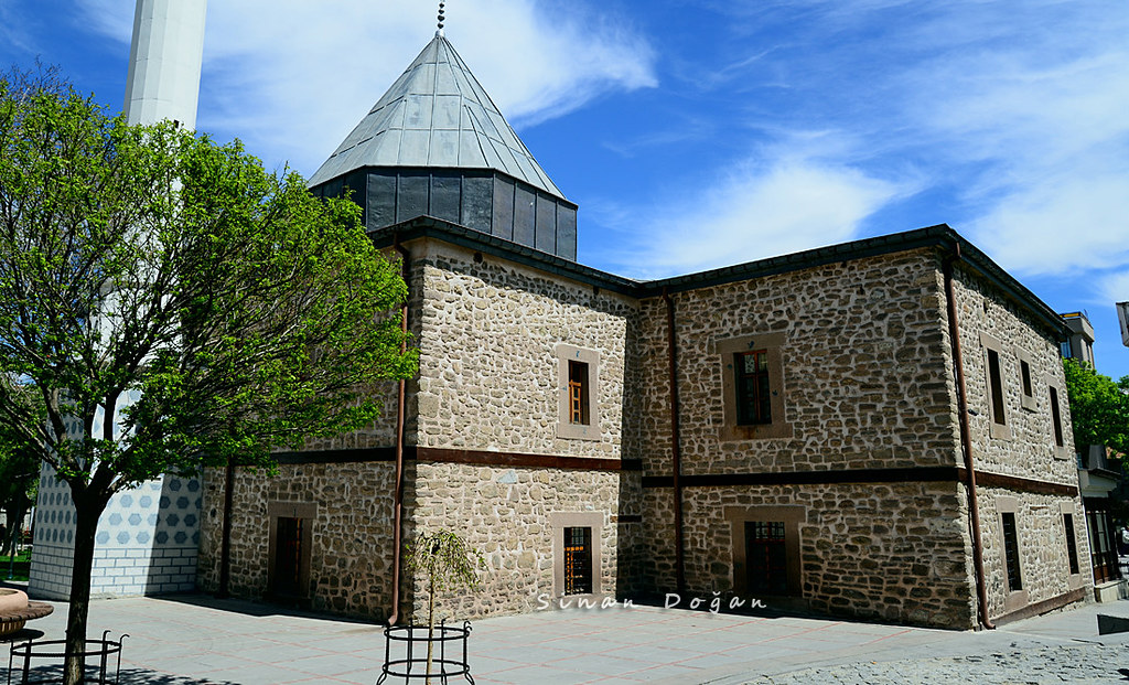 konya-sems-i-tebizi-turbesi