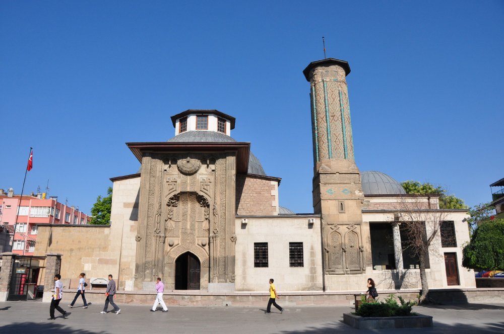 konya-ince-minare-tas-eserler-muzesi