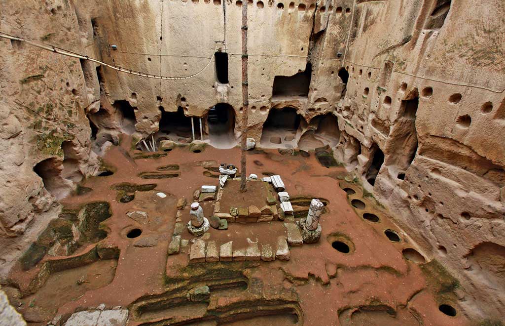 nigde-gumusler-manastiri