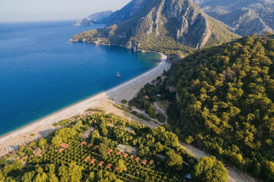 olimpos-plaji antalyanın-en-iyi-plajlari-olimpos-plaji